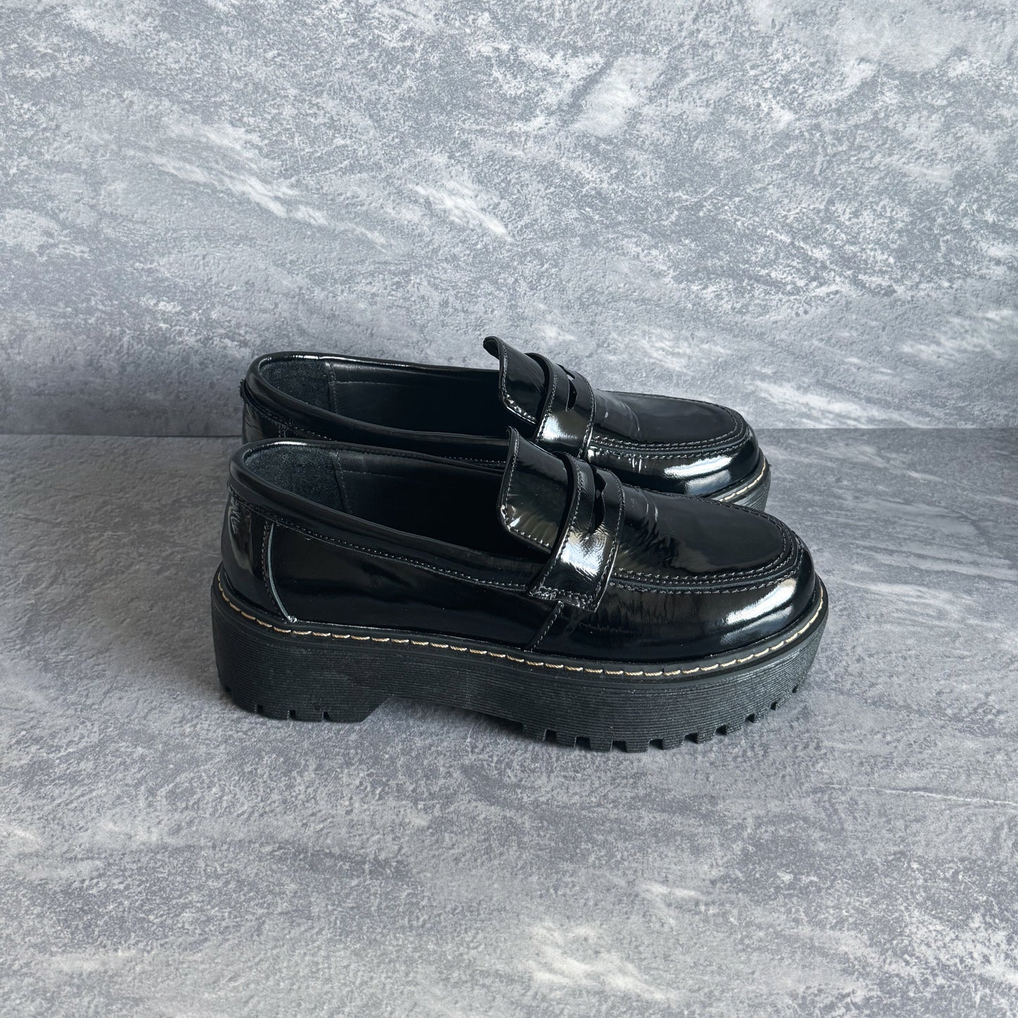 Mocasín negro charol