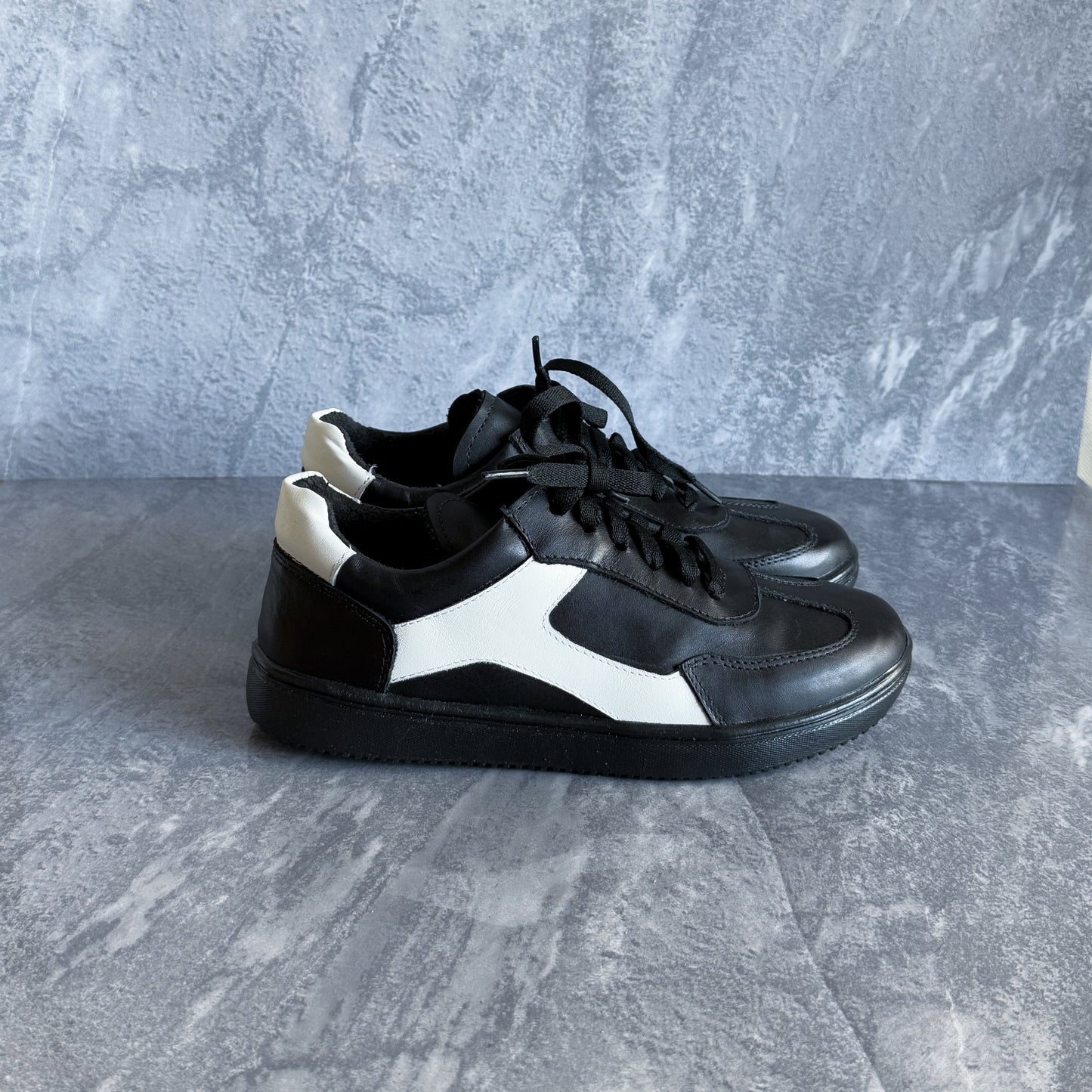 Zapatilla Stella Negra