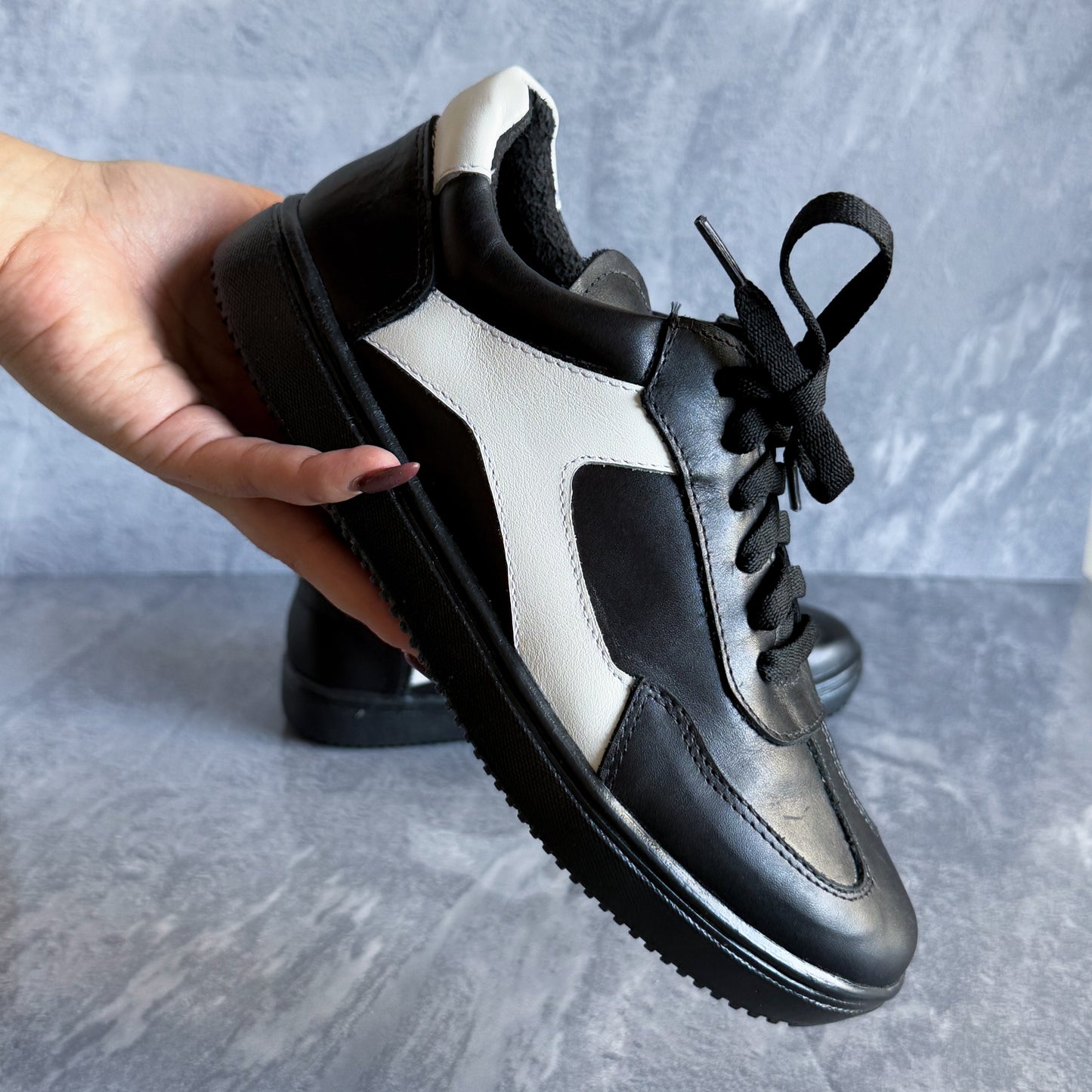 Zapatilla Stella Negra