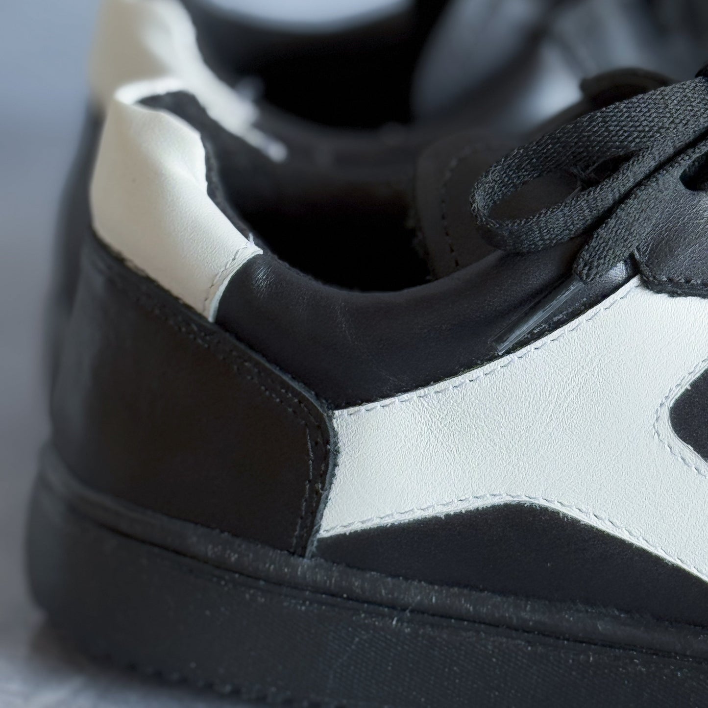 Zapatilla Stella Negra