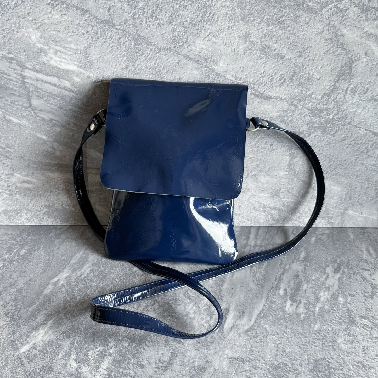 Bandolera Azul charol