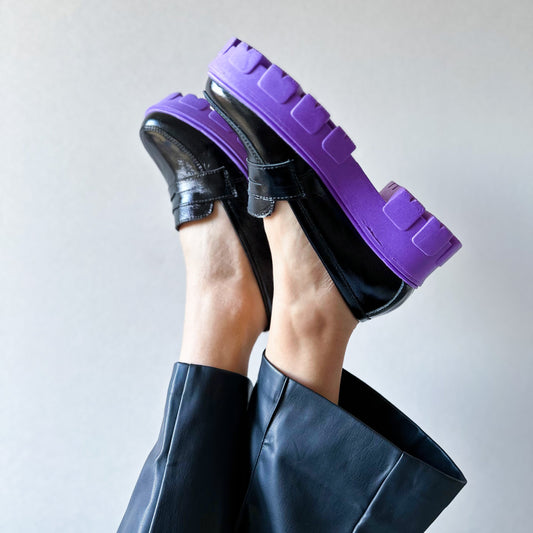 Mocasín plataforma morada
