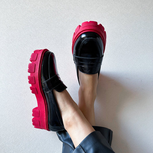 Mocasín plataforma roja